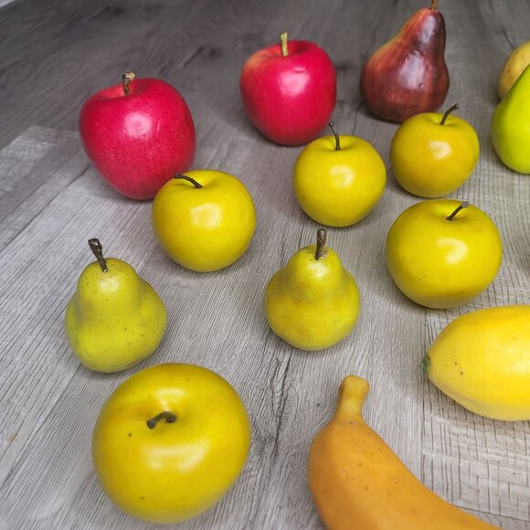 Large Assortment Of Artificial Fruits Including Apples Pears Lemons & Grapes - Picture 16 of 16